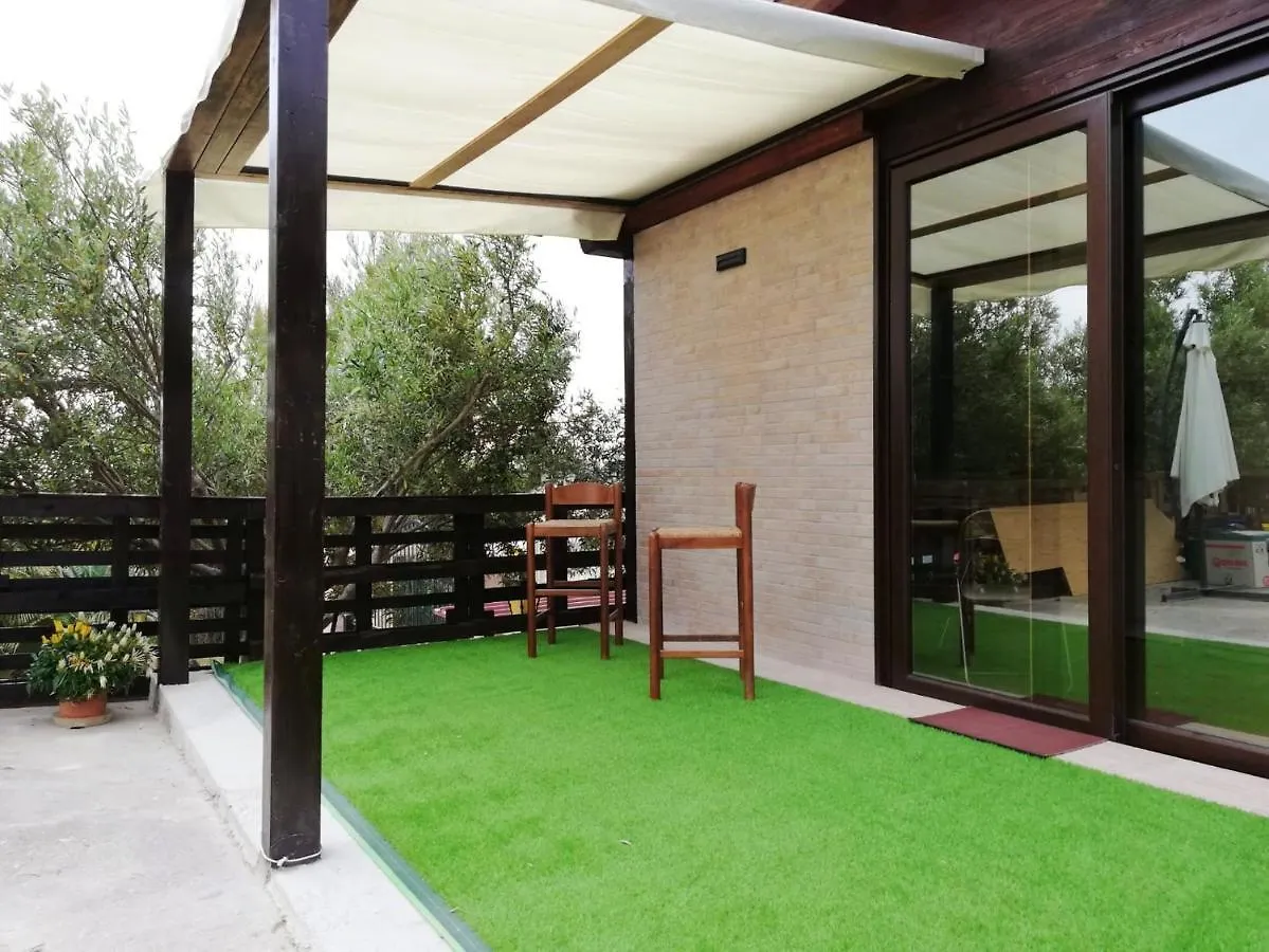 Dom wakacyjny 2 Bedrooms House At San Leone 400 M Away From The Beach With Furnished Terrace And Wifi Agrigento